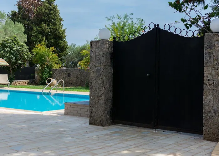 Nefeli Breeze Vila *