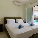 Nefeli Breeze * ذيسْخا