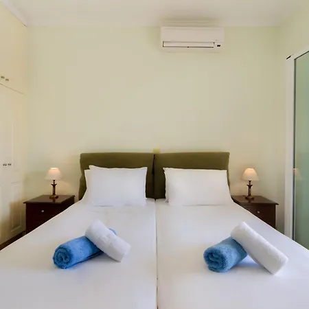 Nefeli Breeze Villa *